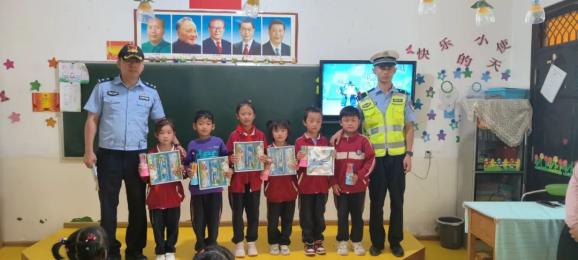 平安建設(shè) | 化隆交警：走進幼兒園開展校車安全檢查和安全宣傳教育
