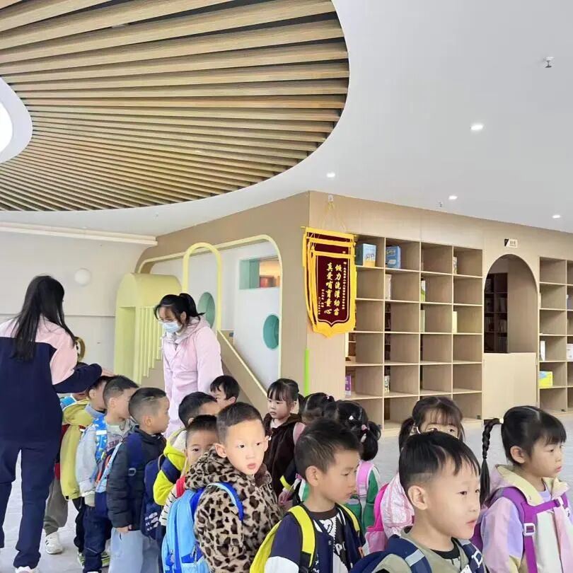 筑牢校車安全 守護成長之路 —— 紅蓮湖第二幼兒園校車安全應急演練活動 筑牢校車安全 守護成長之路 —— 紅蓮湖第二幼兒園校車安全應急演練活動