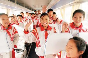 真正安全、規(guī)范的校車離我們有多遠？