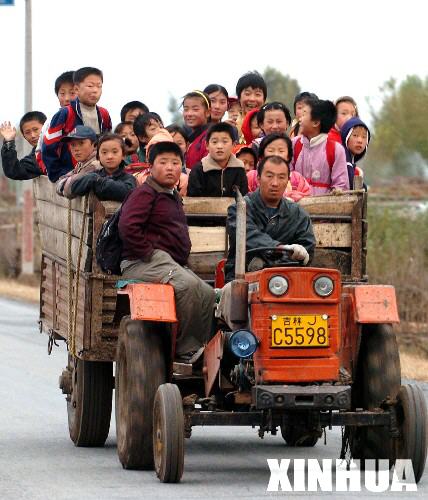 《天聲一隊》“愛心校車”公益項目簡介