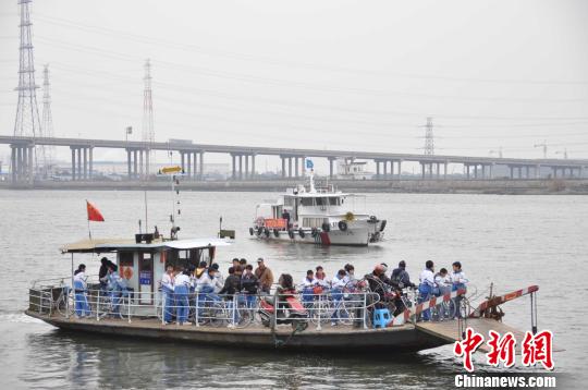 廣州中小學(xué)開學(xué) 海事為“水上校車”保駕護(hù)航 
