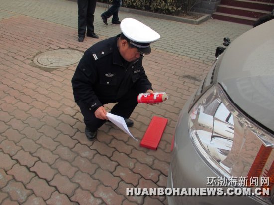 唐山：交警五大隊加強校車檢查(圖)