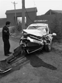 沈陽一校車與轎車相撞 轎車上四人受傷