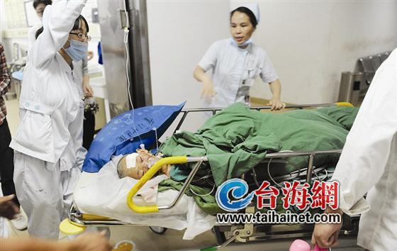 剛下校車就被拖頭車撞倒 9歲男孩被送進ICU病房