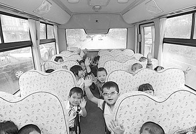 大同渾源縣：坐上大鼻子校車(chē)挺安全