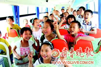 山東聊城：大鼻子校車上路 九條線路供選