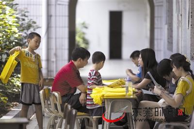 東莞：十年民校停辦 八百學生尋“出路”