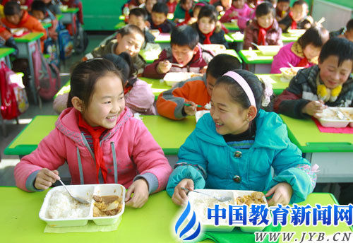 開學啦！校車、校服、營養(yǎng)餐準備好了么？