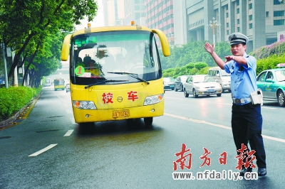 使用拼裝車輛接送學生罰10萬元。資料圖片
