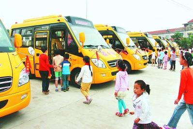 巢湖市24輛“大鼻子”校車上崗