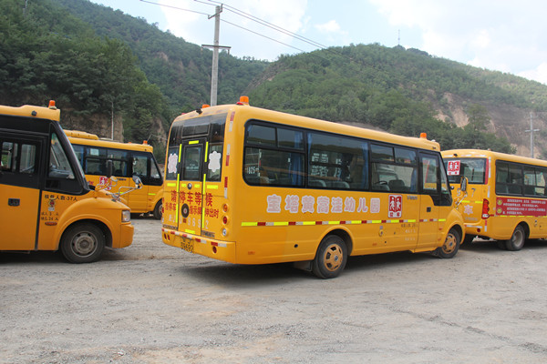 未取得標牌私自接送學生  延安14輛違規校車被查扣