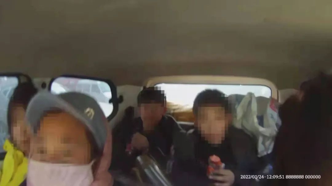 道路交通安全大會(huì)戰(zhàn)|違法案例大曝光（第九期）黑校車還超員，有必查、查必罰！