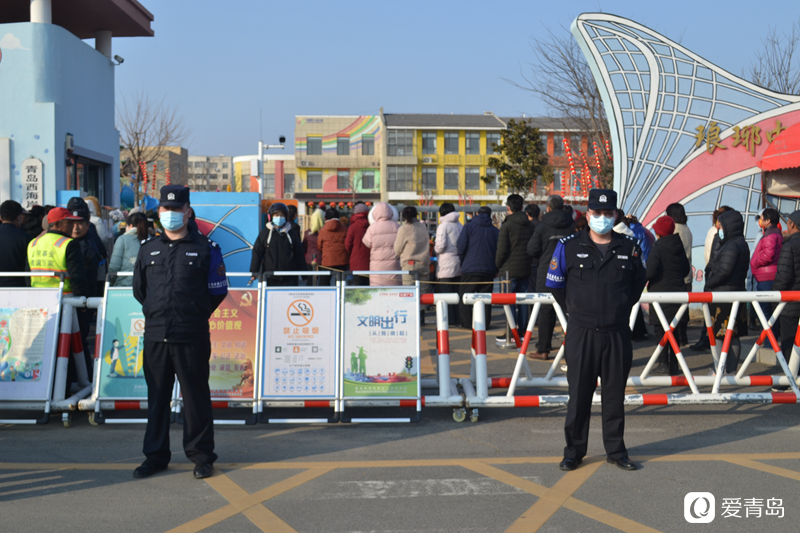 開學首日，黃島公安“護學模式”準時上線了