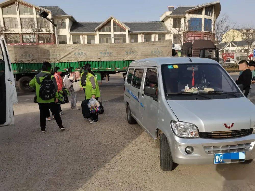 沂水這些“黑校車”拉載學(xué)生，被查！