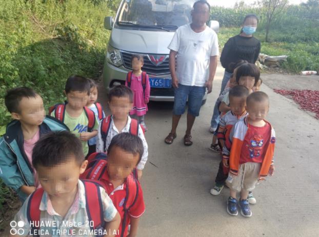“黑校車”超員144.44%，司機、幼兒園負責人共3人獲刑！