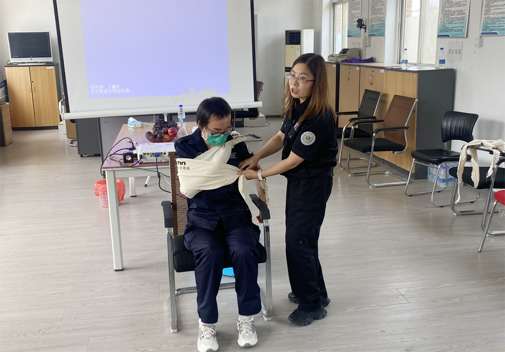 三河市120急救指揮中心組織開(kāi)展校車駕駛員、照管員初級(jí)急救員培訓(xùn)