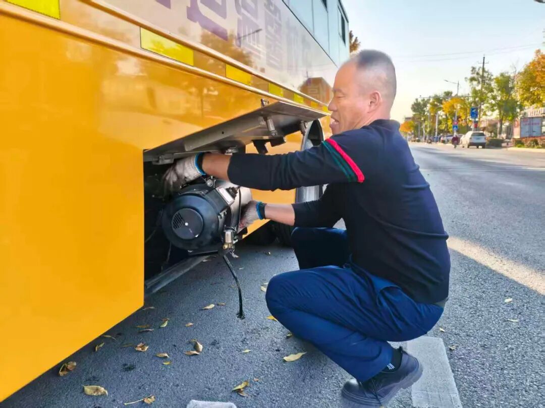 西海岸溫馨校車公司全面啟動冬防車輛維護保養工作/ 西海岸溫馨校車公司全面啟動冬防車輛維護保養工作