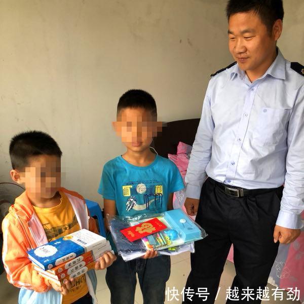 元旦后首個(gè)工作日，南京校車司機(jī)再次為貧困學(xué)生送上愛(ài)心
