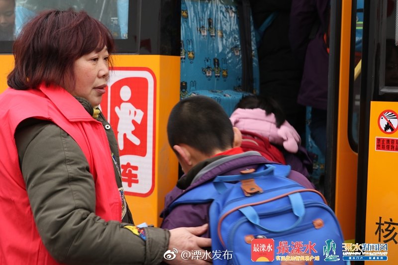 號外，溧水80輛校車投入使用！孩子座位固定，還有實時監控～