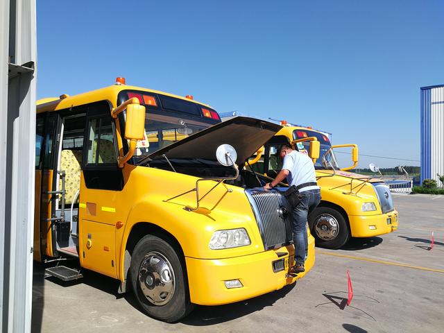迎開學(xué)！黃島126部大鼻子校車全部“體檢”
