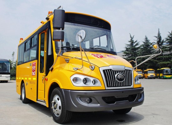 公交車(chē)和校車(chē)在同一線(xiàn)路，公交車(chē)可以拉線(xiàn)路內(nèi)的學(xué)生嗎？