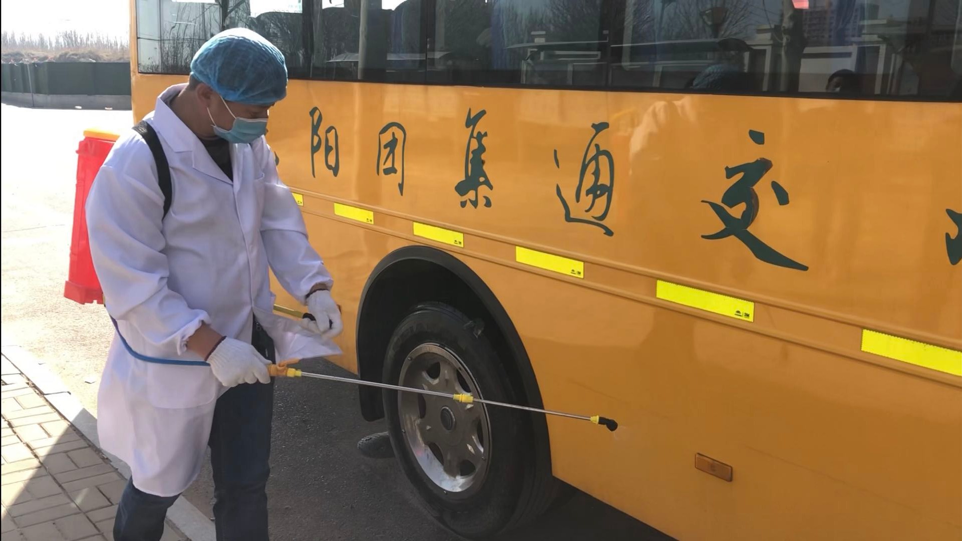 部門、校企聯(lián)動實(shí)景模擬，校車安全早準(zhǔn)備！