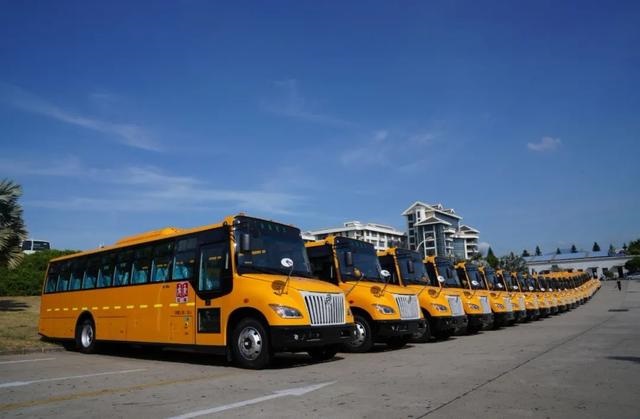 百輛金旅國六校車交付廣東東莞 為莘莘學(xué)童保駕護(hù)航