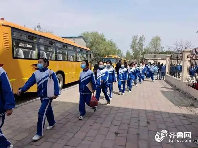 寧陽縣中小學恢復(fù)線下教學 90輛交運校車恢復(fù)常態(tài)化運行