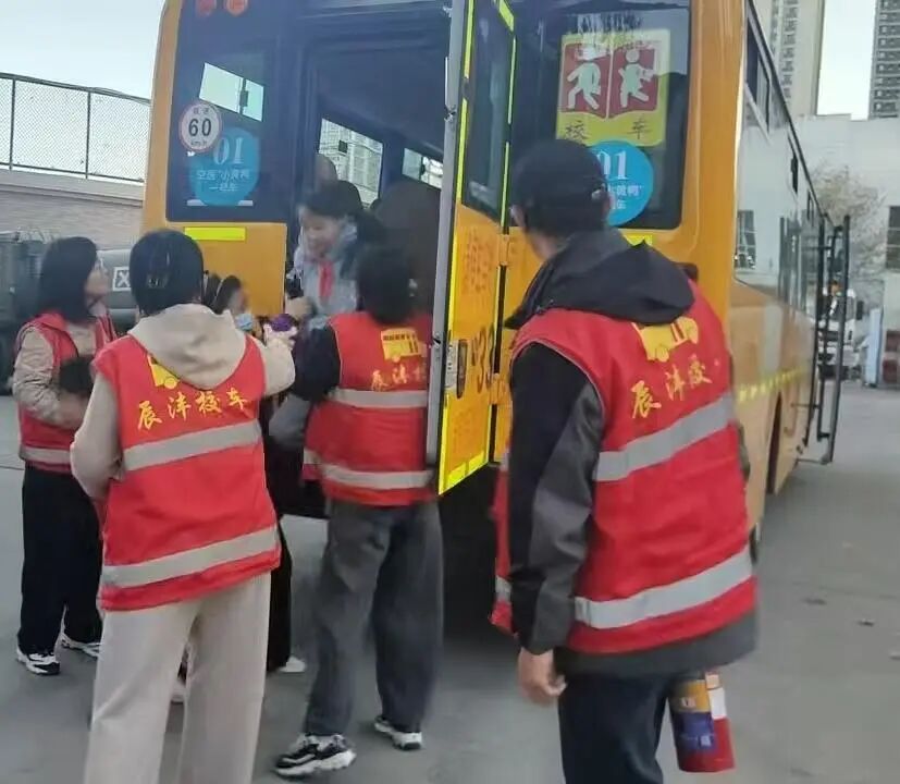 筑牢校車安全線 平安守護(hù)每一程