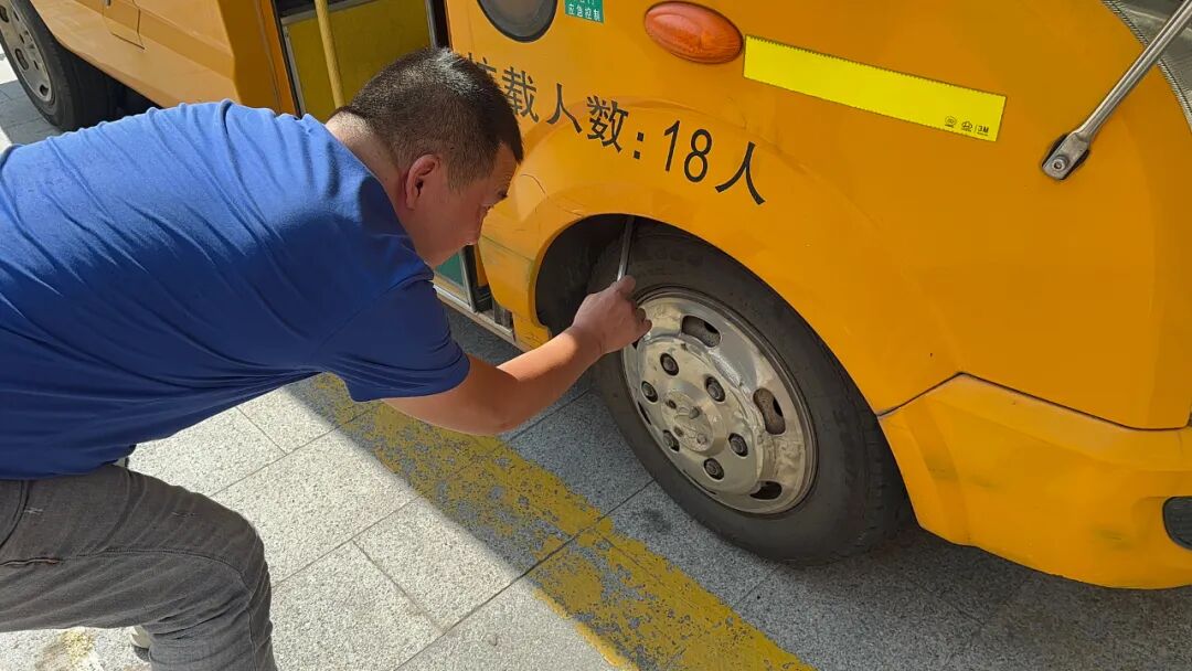 【平安校園】為愛護航，平安校車伴我行 ——石獅市恩啟頓幼兒園校車應急疏散演練