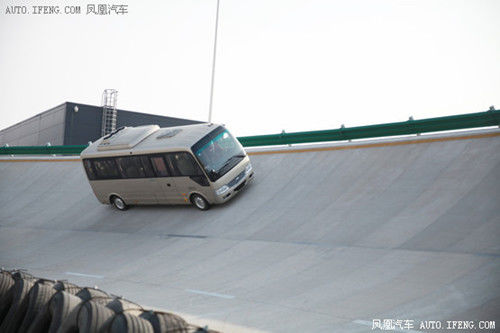 宇通E7純電動(dòng)客車體驗(yàn) 簡約而不簡單