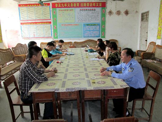 博白吸取湘潭校車事故教訓持續(xù)開展幼兒園校車整治